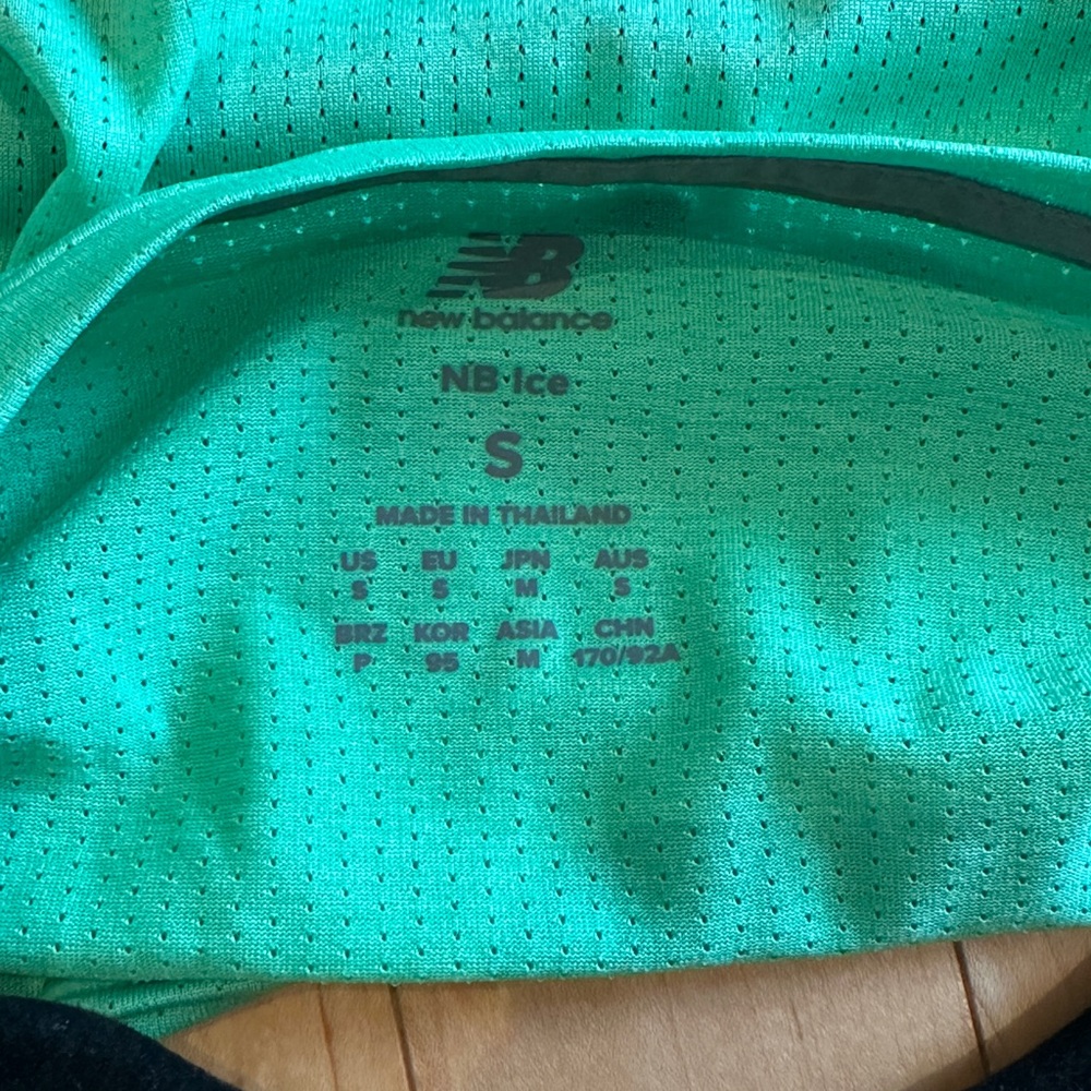 New Balance x Tag Heuer Men’s Running Shirt - Picture 6 of 6